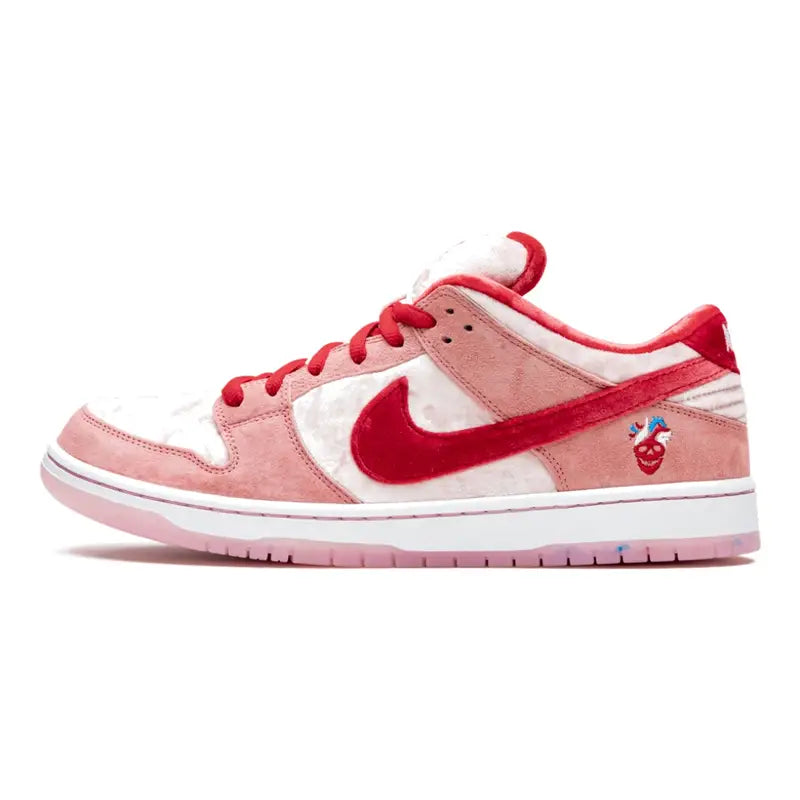 Nike SB Dunk Low Pro 'StrangeLove' Skateboarding Sneaker – Exklusiver Valentinstag Style